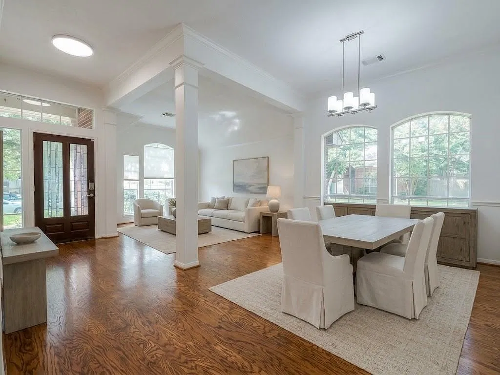 3 bed, 2.0 bath, 2243 sqft, $2,550 — Photo 3