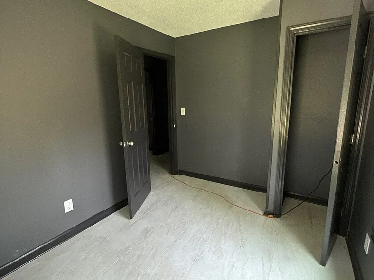 2543 Pershing Ave — Photo 5