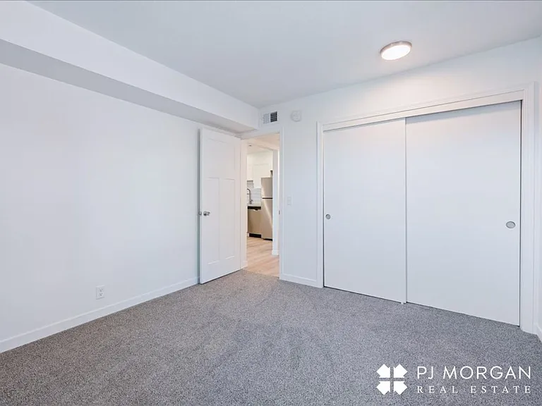 Fernshire Apartments — Photo 43