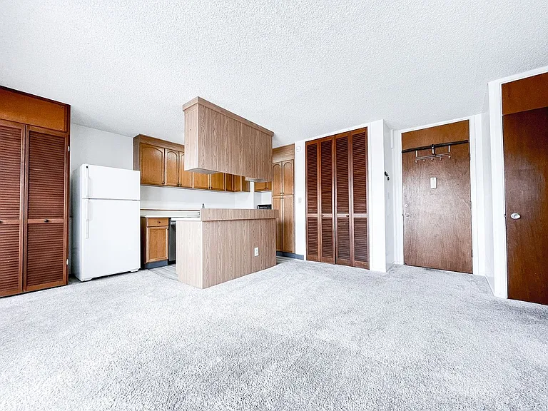 818 S King St #1403 — Photo 1