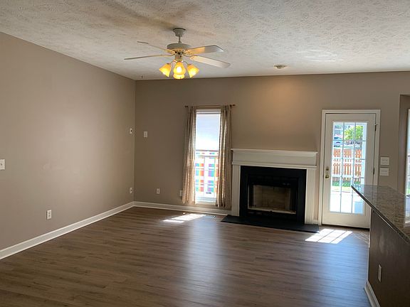3rd image of 1455 Longleaf Dr E