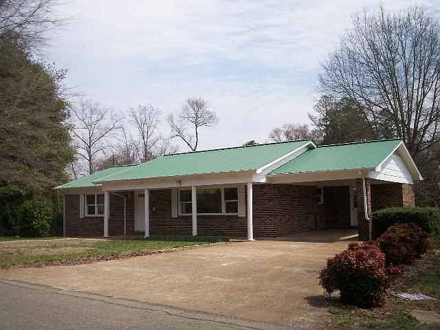 2nd image of 142 Etowah Rd