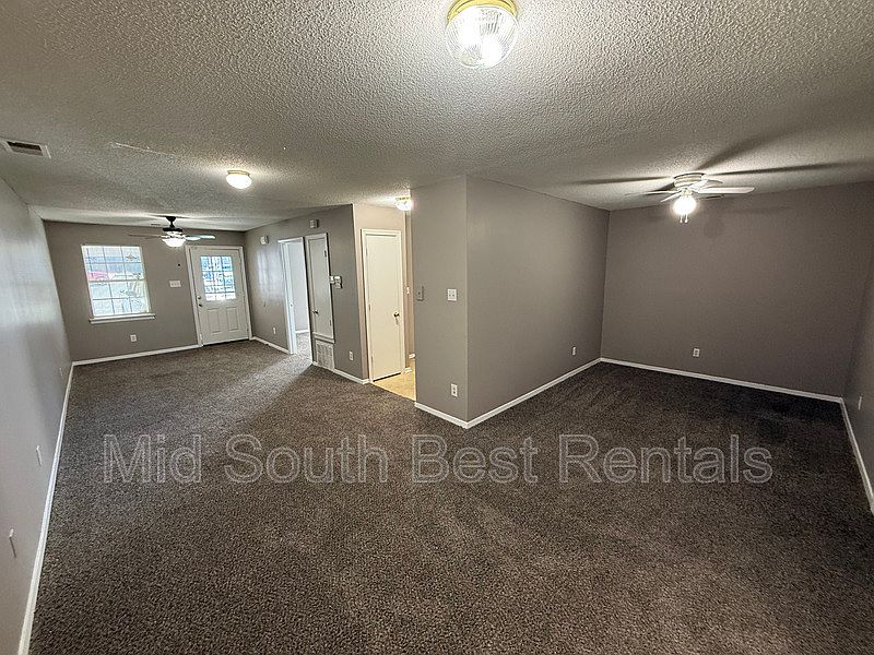 1st image of 3775 Wyndance Cres