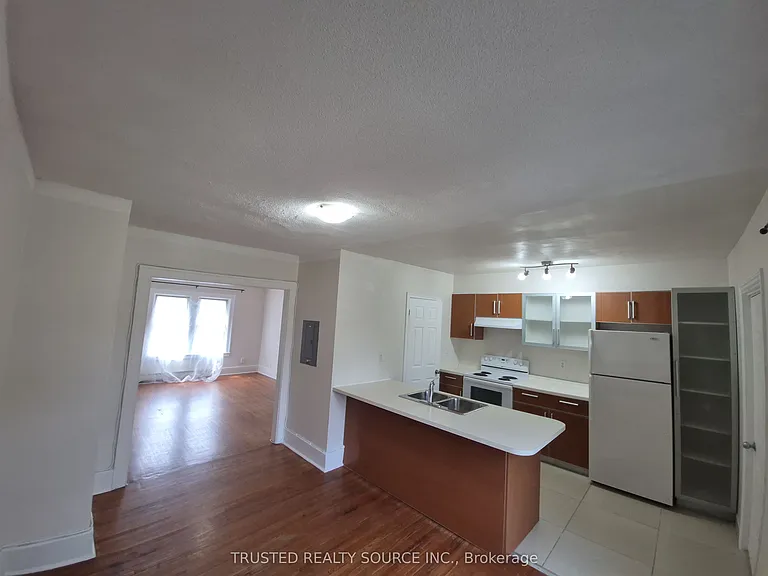 1614 Ontario St #4 — Photo 4