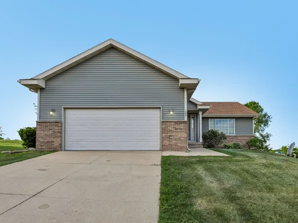 202 Michelle Ln, Cottage Grove, WI 53527