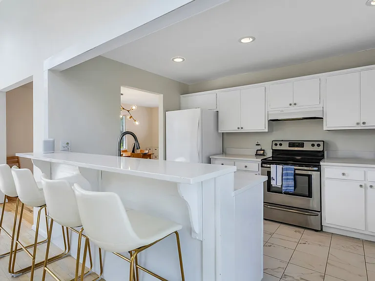 10 Bailow Ln — Photo 11