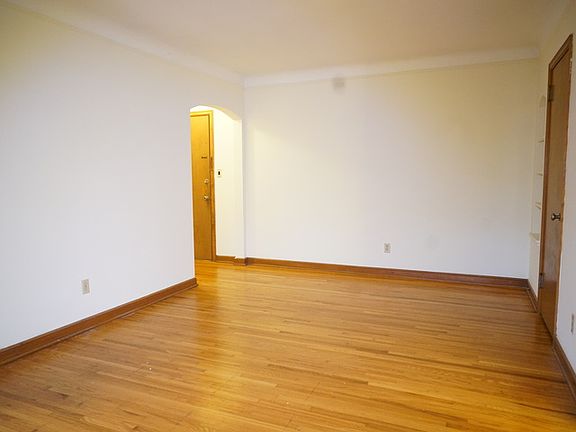 2nd image of 1817 Ford Pkwy #17103