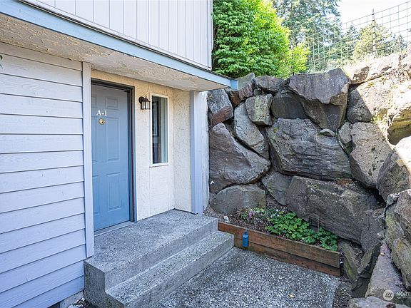 4th image of 19228 15th Avenue NE #A1