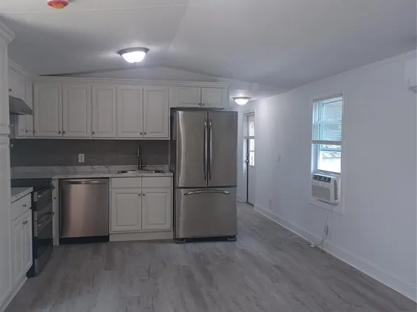 3rd St #15, Wayne, NJ 07470