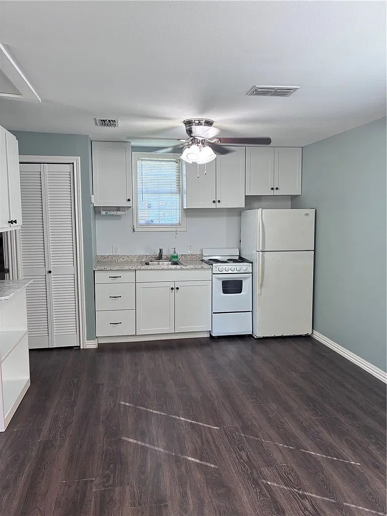 1 bed, 1.0 bath, 440 sqft, $700 — Photo 3