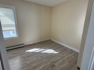 10 Kossuth St #2, Providence, RI 02909