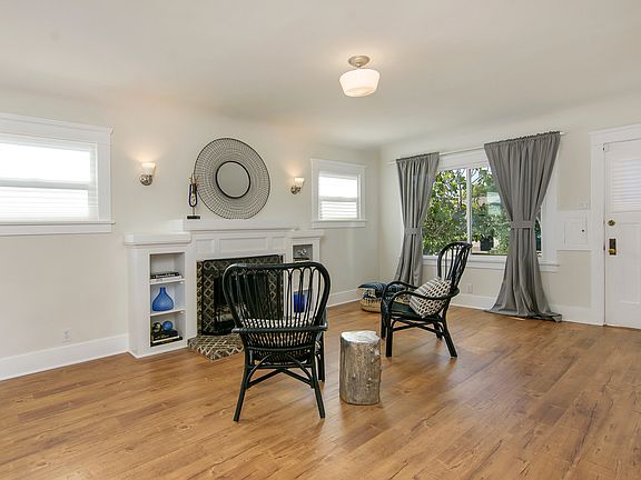 3rd image of 4567 Louisiana St
