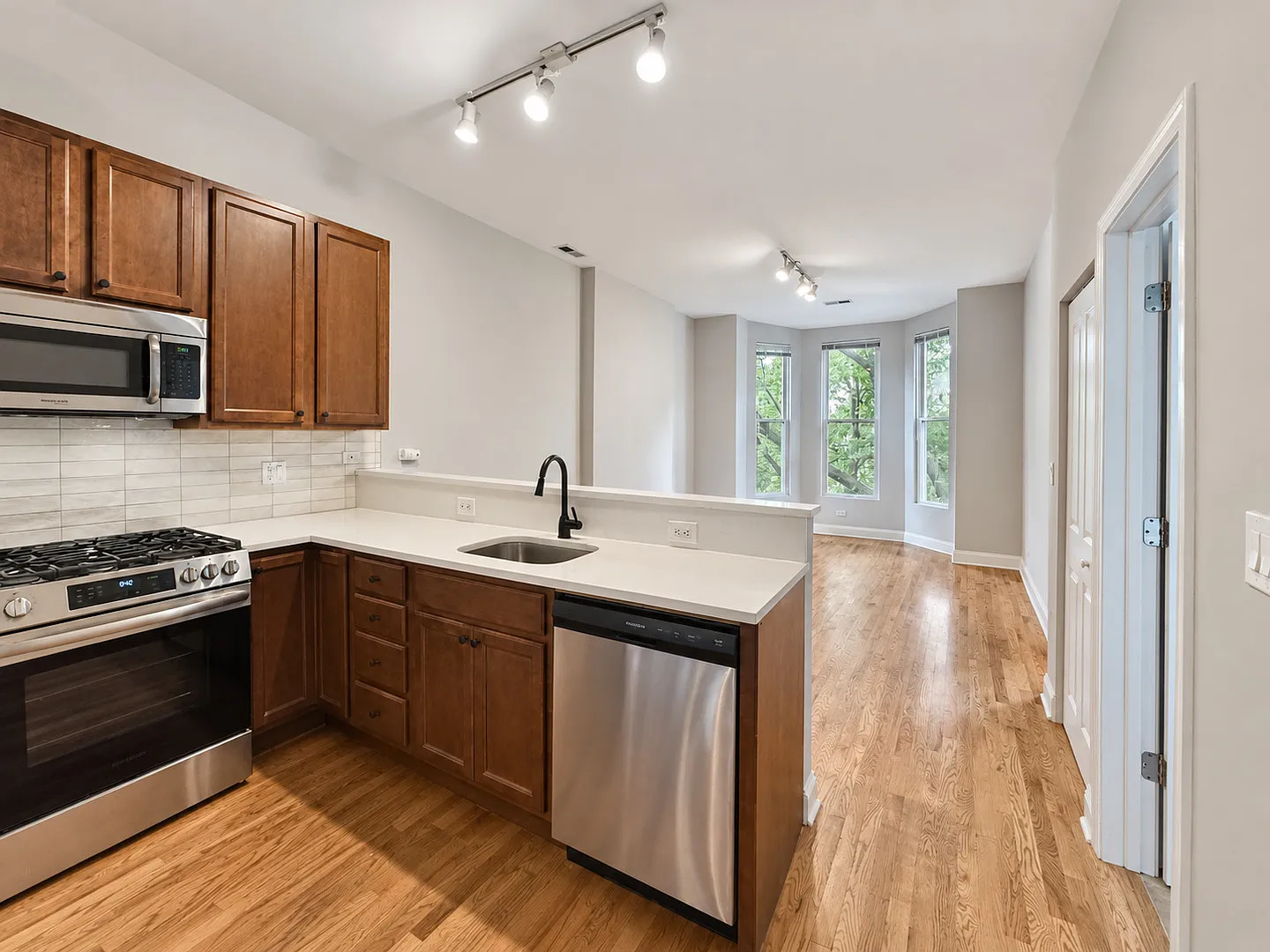 1830 W Superior St — Photo 2