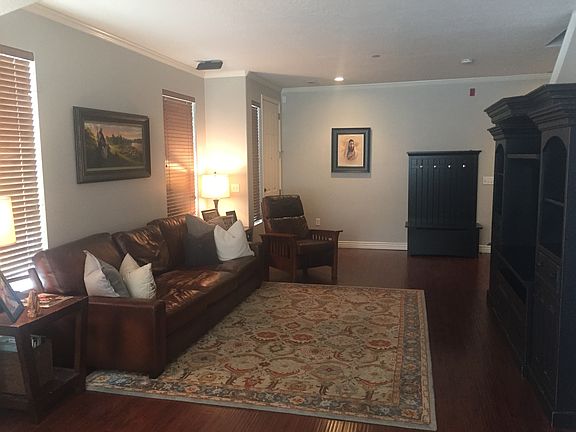 2nd image of 4 N Clayton Ct #102