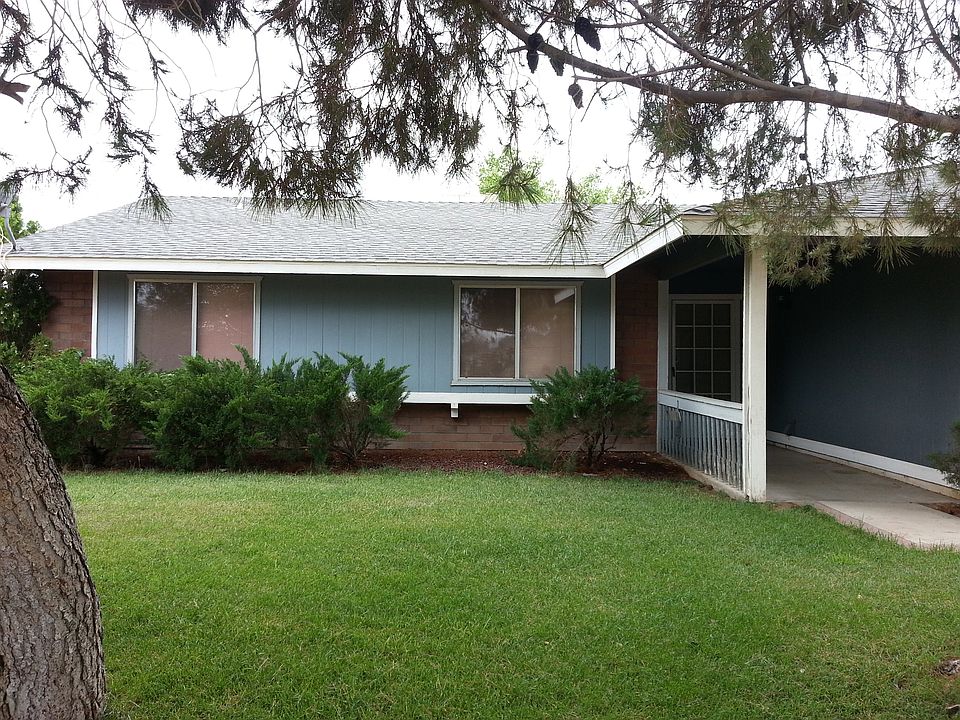 Small front yard/lawn