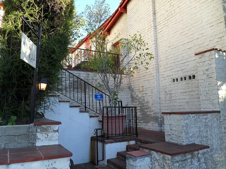 1322 Miller Dr — Photo 17