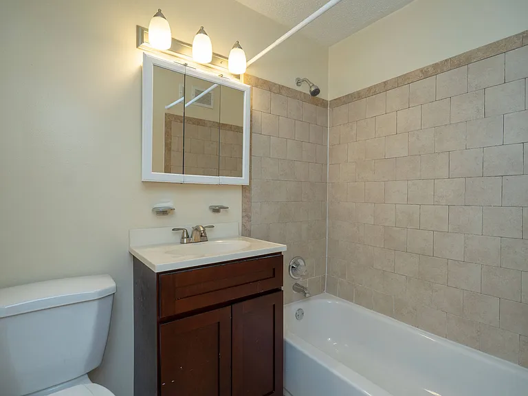 1825 Maryland Avenue — Photo 17