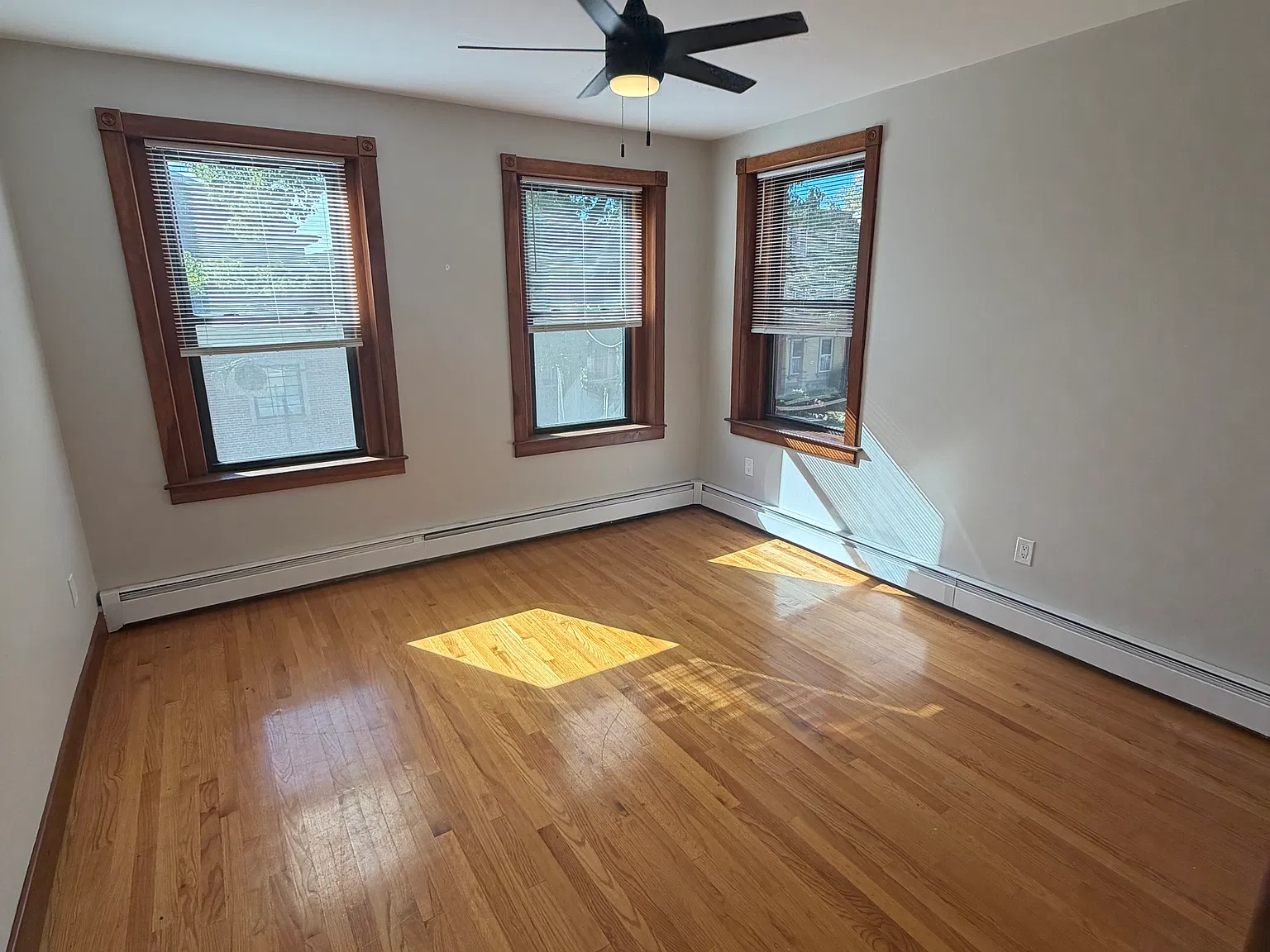 3 bed, $2,300 — Photo 1