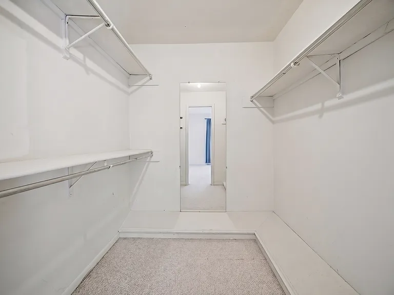 1044 Commodore Dr — Photo 18