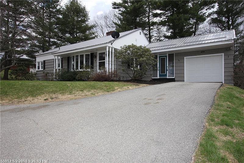 2nd image of 9 Delcliffe Ln