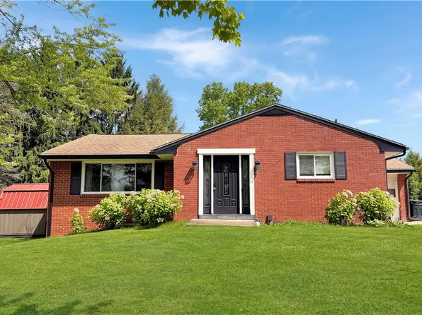 108 Arrowhead Dr, Beaver Falls, PA 15010