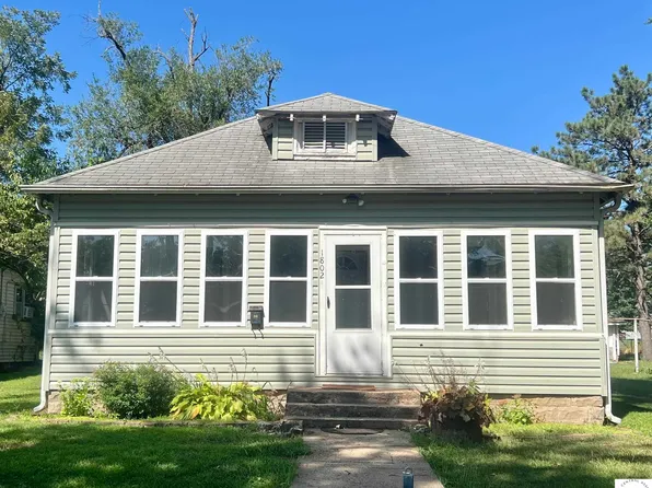 1802 S Quincy Ave, Sedalia, MO 65301