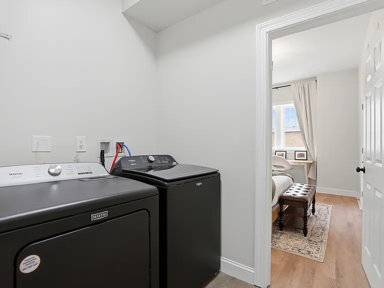 4635 John R St — Photo 11