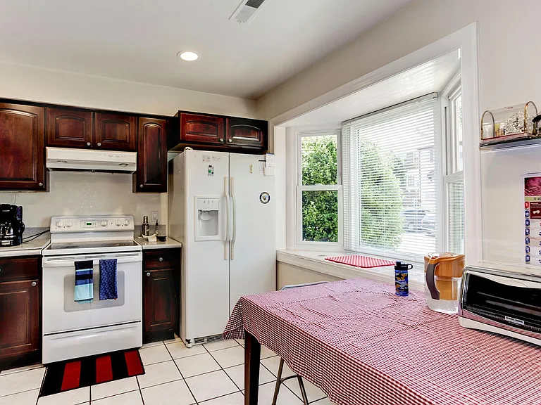 8156 Larkin Ln — Photo 9