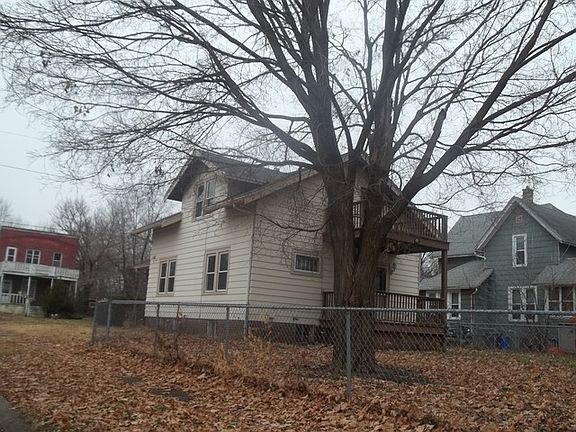 2nd image of 1822 12th Ave