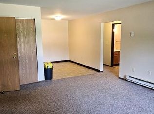 100 E Morning Glory Dr #102, Clintonville, WI 54929