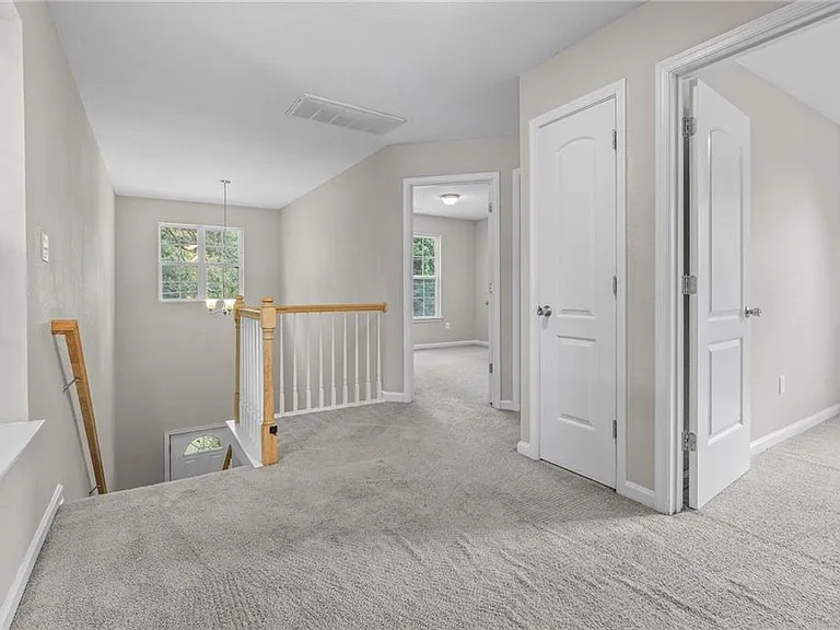 920 Douglas Ave — Photo 15