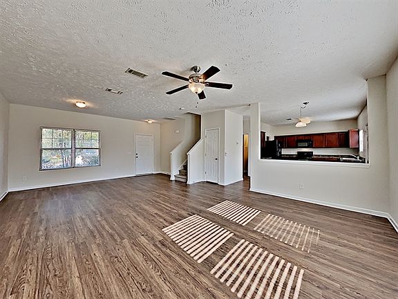 5th image of 50 Shady Valley Dr
