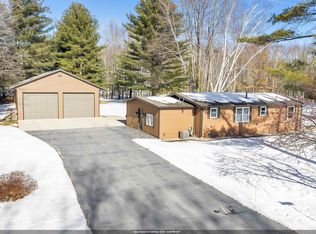 5990 Allen Rd, Little Suamico, WI 54141