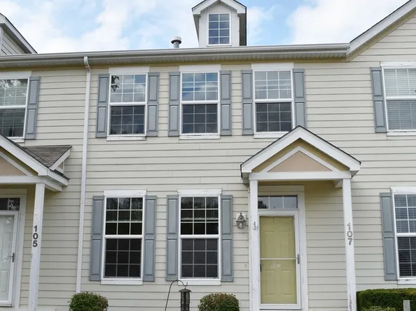 107 E Robinson Ave, Cortland, IL 60112