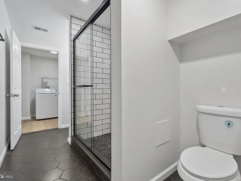 4359 Fleming St — Photo 37