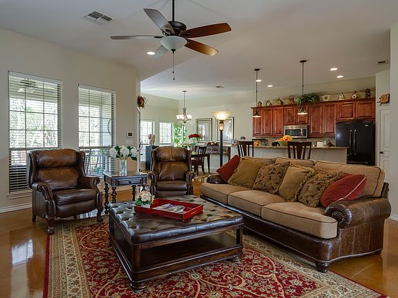 4th image of 1037 Loma Verde Dr