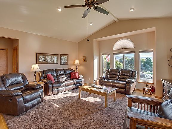 5th image of 516 Cedar Wood Ln