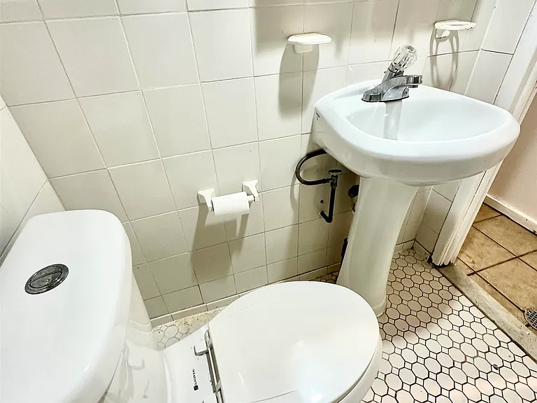 163 Jewett Ave #HOUSE — Photo 26