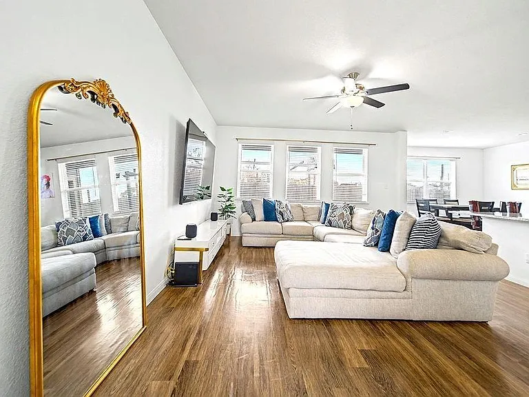 5742 Adelaide River Dr — Photo 3