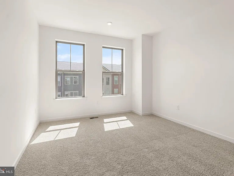 6230 Folly Ln — Photo 38