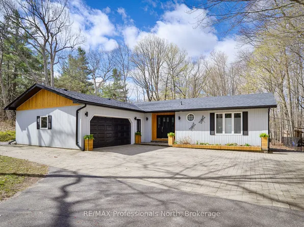 225 Blanchard St W, Gravenhurst, ON P1P 1A8