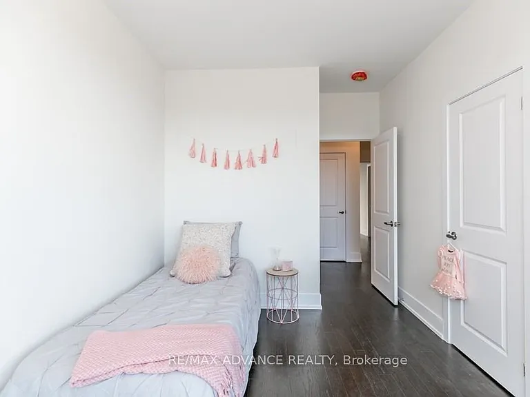12 Cambray Rd — Photo 24