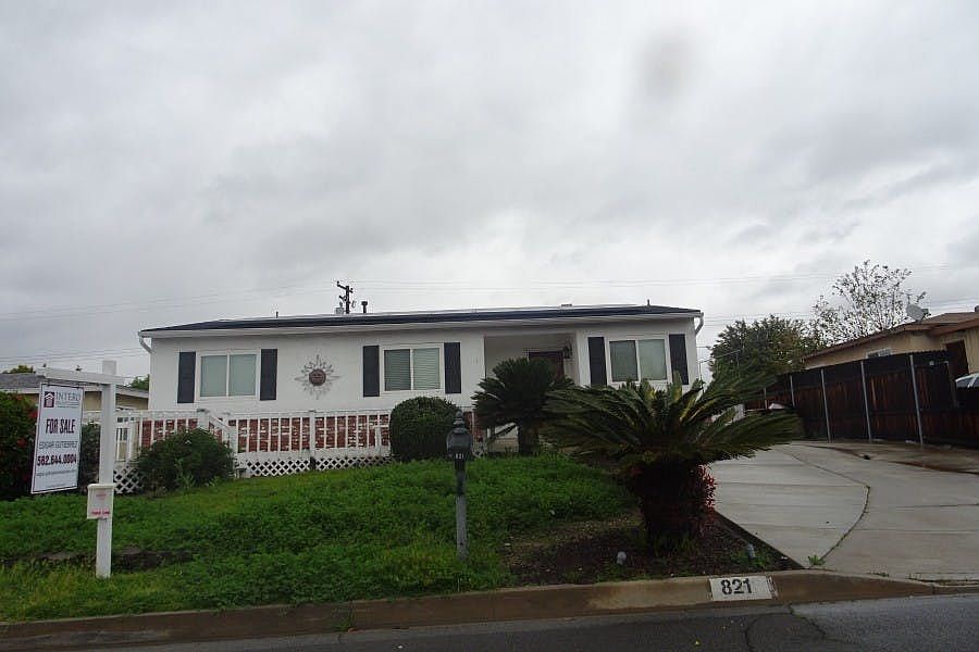 1st image of 821 W Woodcroft Ave