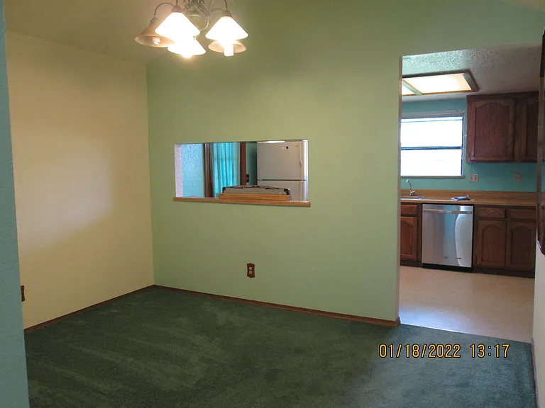 527 N Washington St — Photo 9