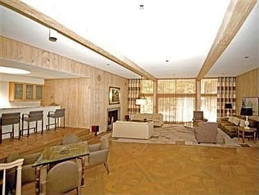 3rd image of 19401 S Park Blvd