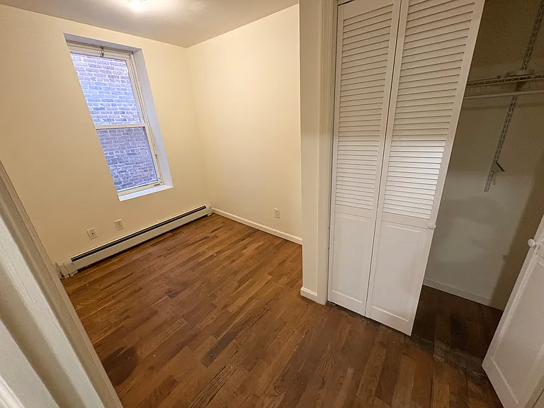 230 3rd St #6 — Photo 9