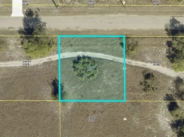 3104 E 18th St, Lehigh Acres, FL 33972