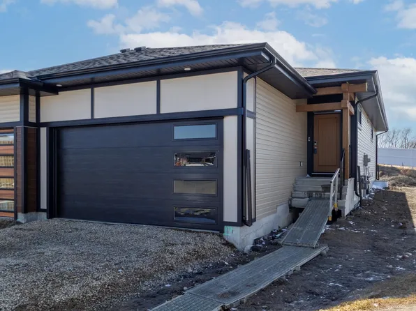 195 Stonehouse Way, Leduc, AB T9E 1S3