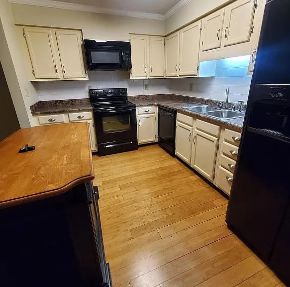 2921 Candlelight Way #2921 — Photo 3