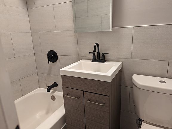 4th image of 257 Essex St #5